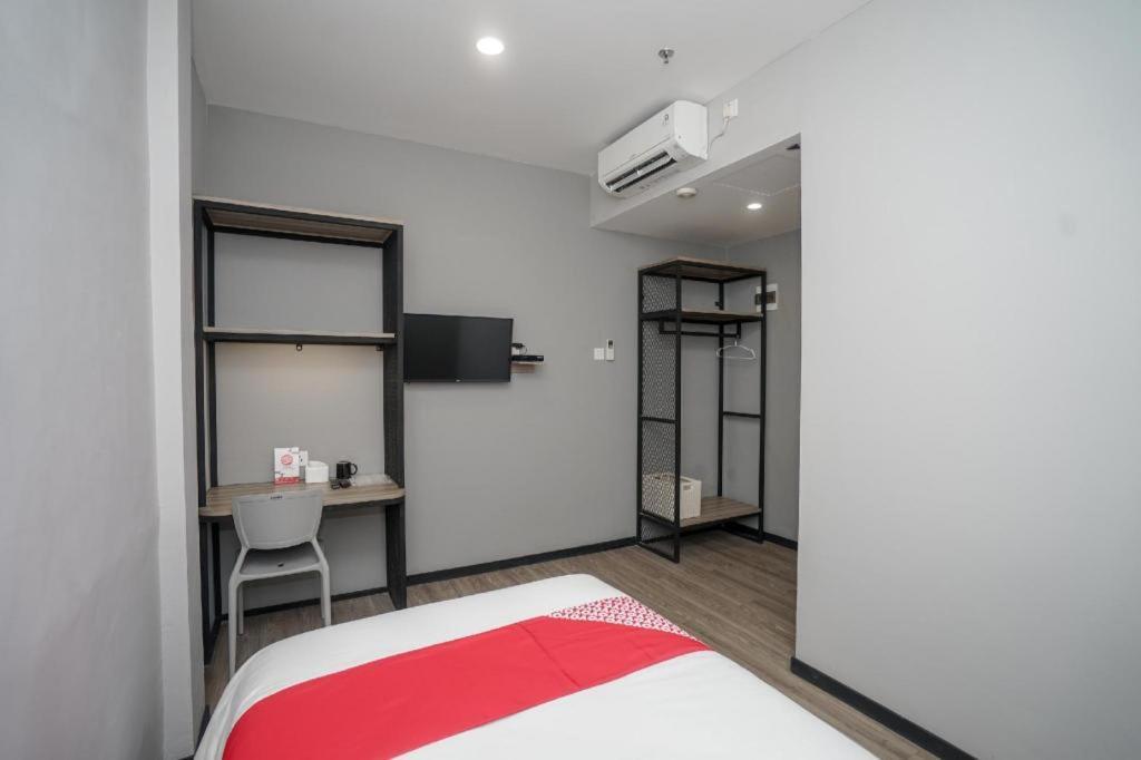 Oyo 568 Rajawali Homestay Palembang Exterior photo