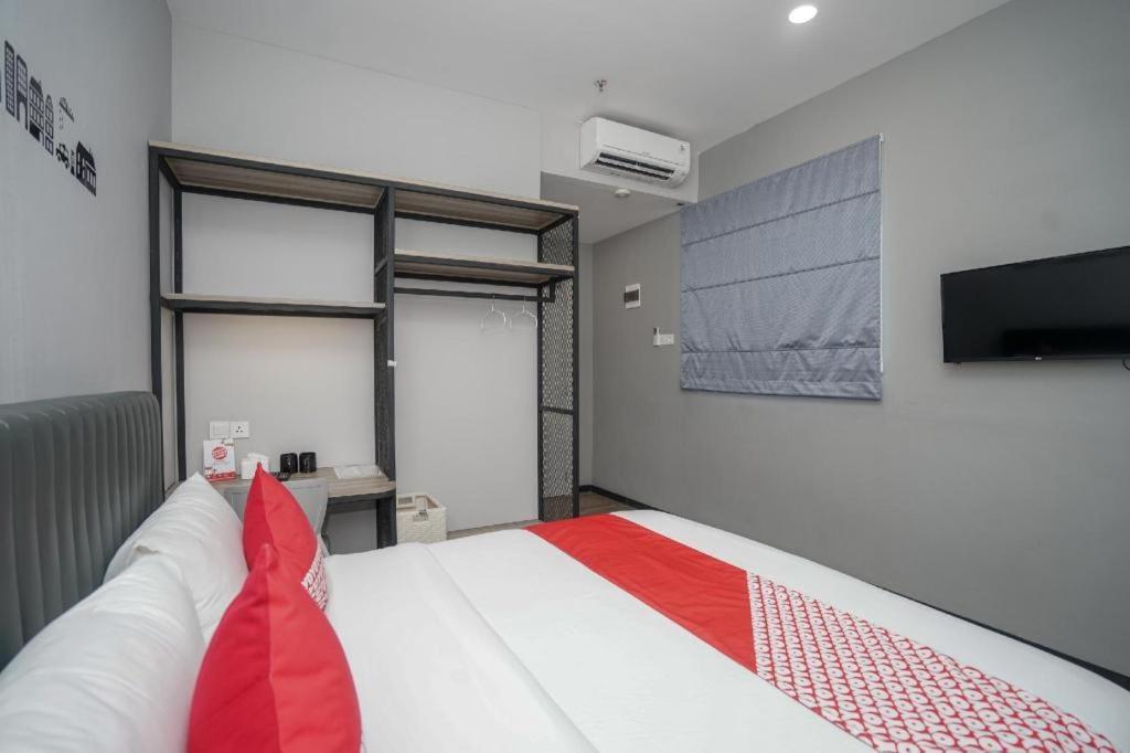 Oyo 568 Rajawali Homestay Palembang Exterior photo